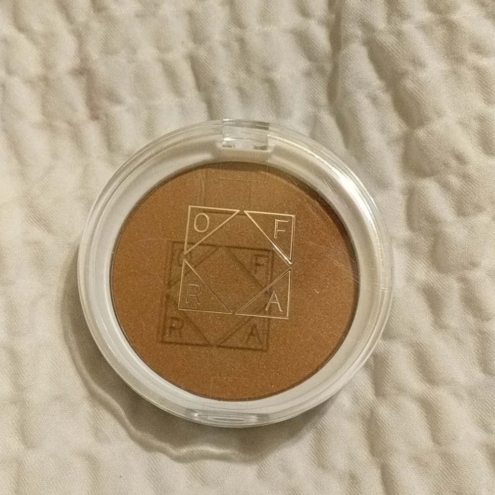 Ofra Bronzer